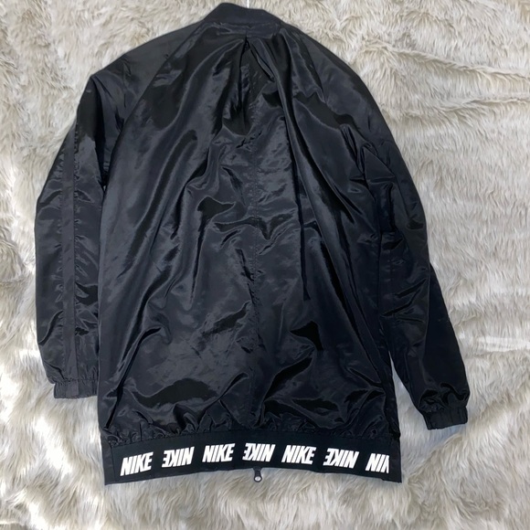 Nike slim fit windbreaker - Picture 2 of 2